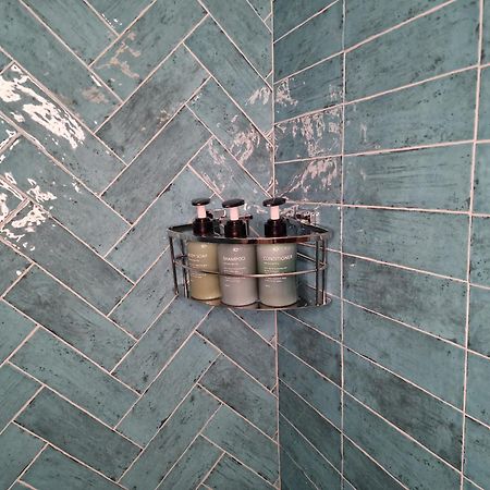 マラガSun & Palms - Cozy Flat In Quiet Neighbourhood With A Great Pool Areaアパートメント エクステリア 写真