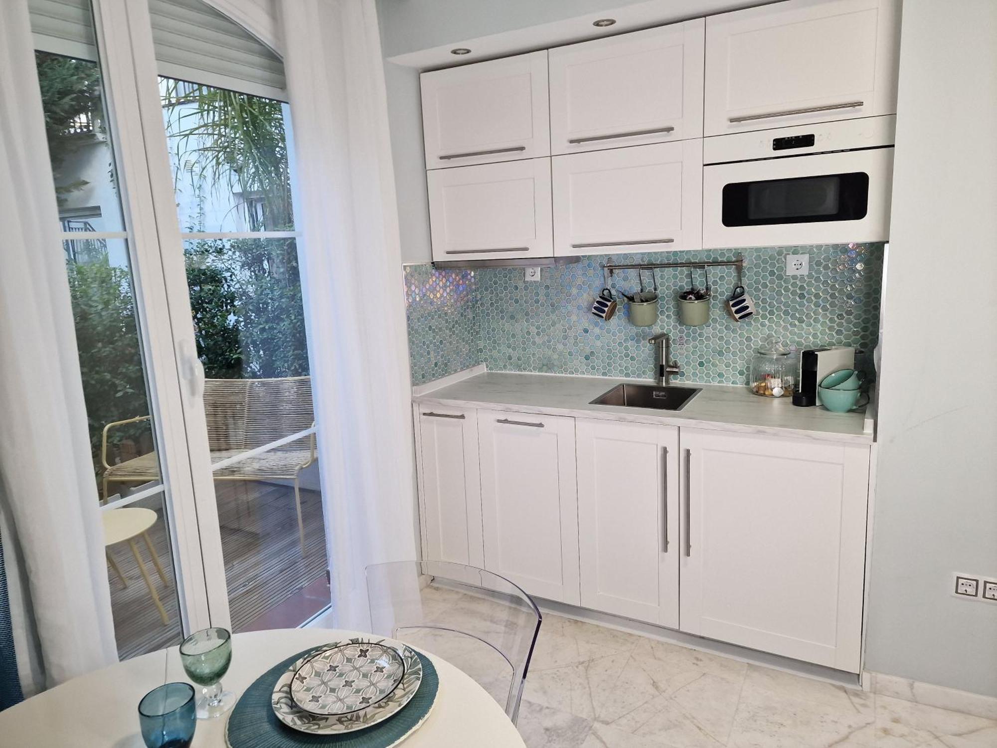 マラガSun & Palms - Cozy Flat In Quiet Neighbourhood With A Great Pool Areaアパートメント エクステリア 写真