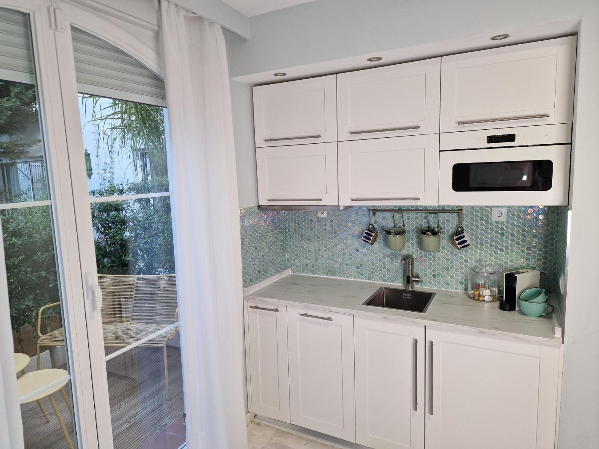マラガSun & Palms - Cozy Flat In Quiet Neighbourhood With A Great Pool Areaアパートメント エクステリア 写真