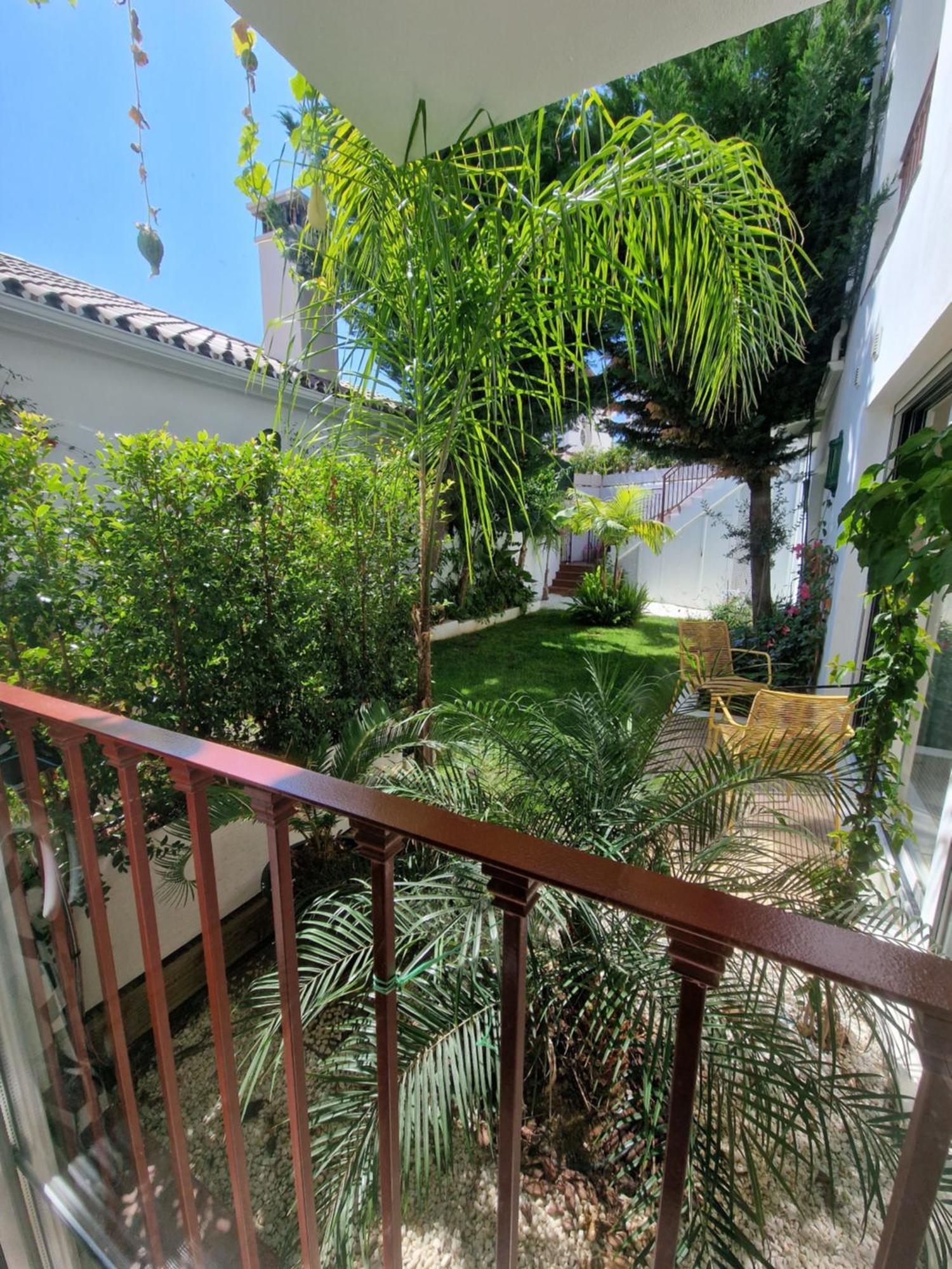 マラガSun & Palms - Cozy Flat In Quiet Neighbourhood With A Great Pool Areaアパートメント エクステリア 写真